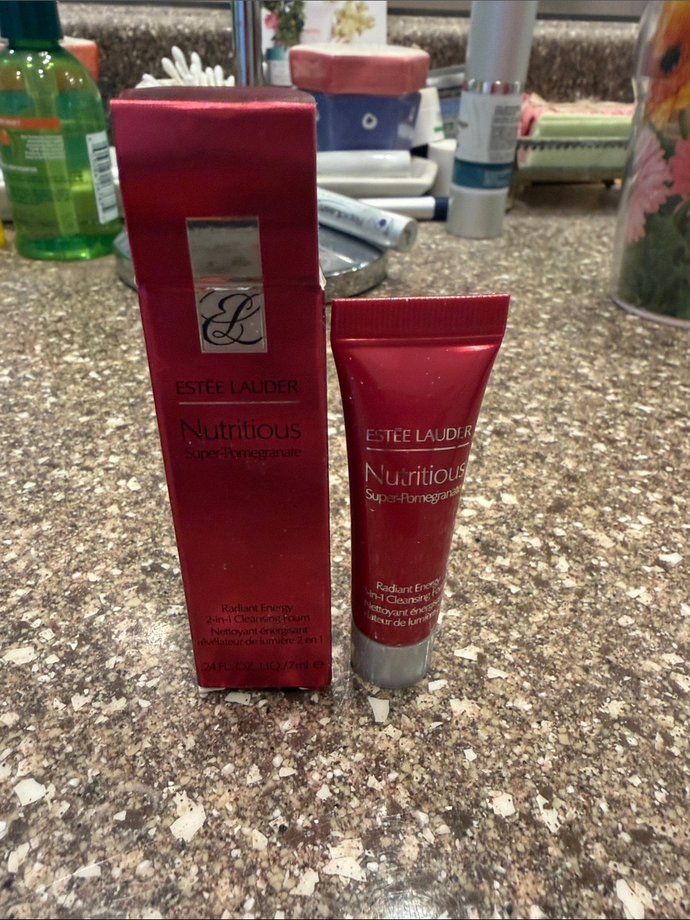 Estee Lauder Nutritious Super-Pomegranate Cleanser - Red